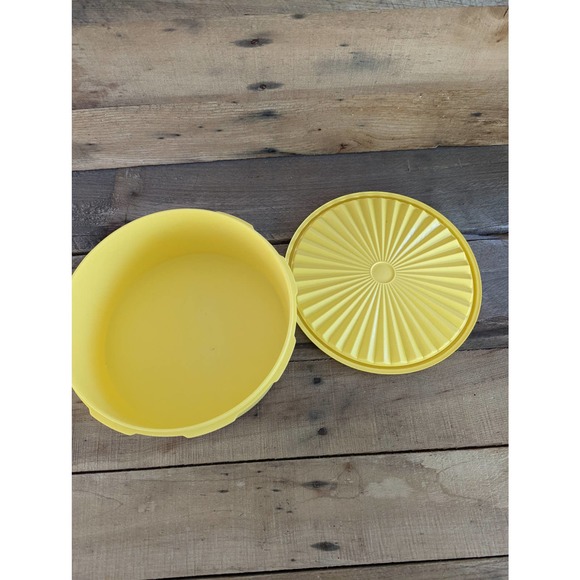 Vintage 70s Tupperware / Yellow Servalier Canister With Lid - Picture 4 of 8